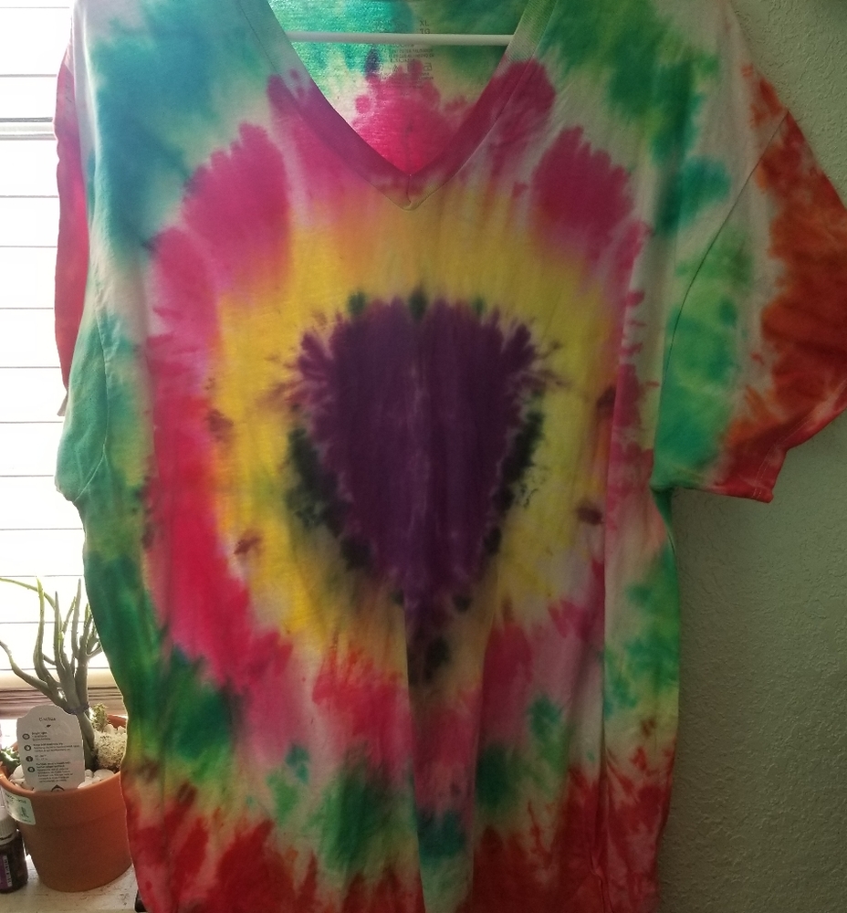 Tiedye v-neck fruit of the loom